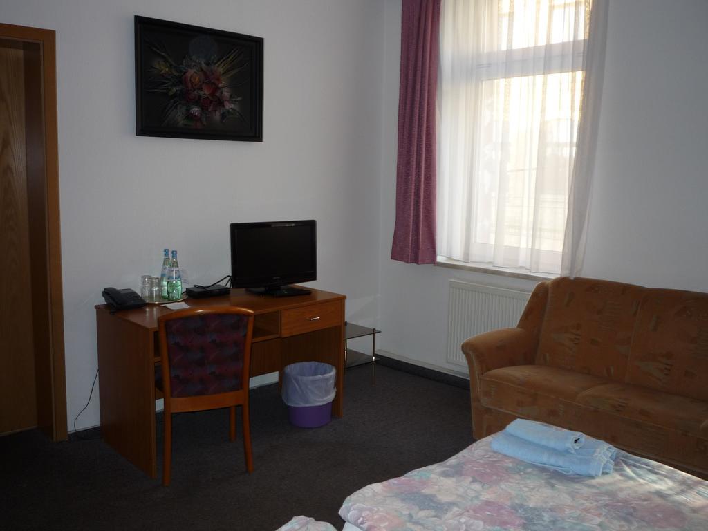 Gasthof & Pension Hause Halle  Room photo